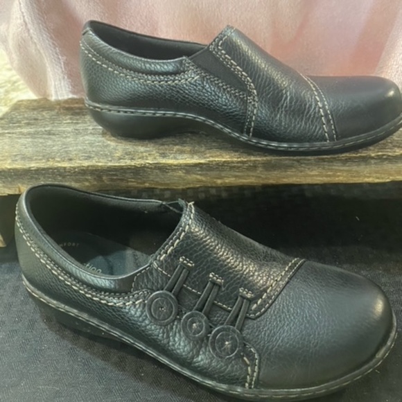 Black Leather Loafers. Size 7 - Picture 7 of 11
